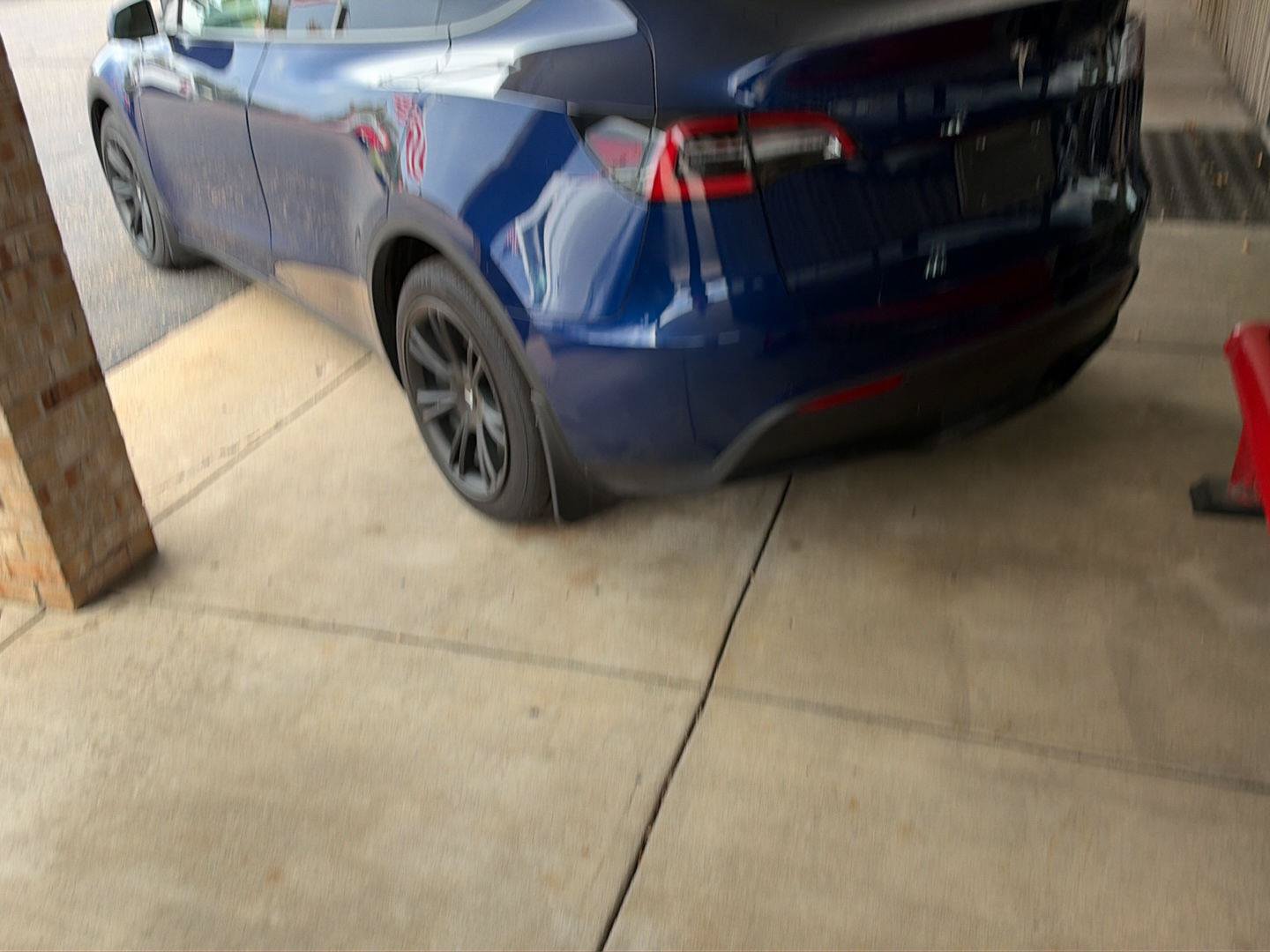 Used 2021 Tesla Model Y Long Range AWD/4WD image 2