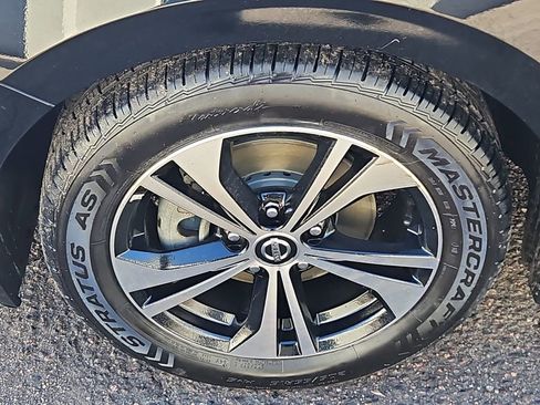 Used 2023 Nissan Sentra SV image 11