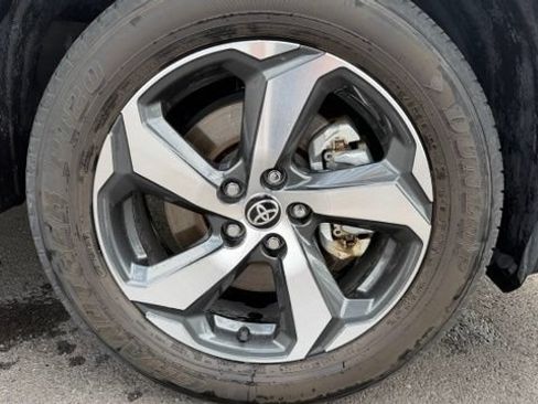 Used 2025 Toyota RAV4 SE AWD/4WD image 12