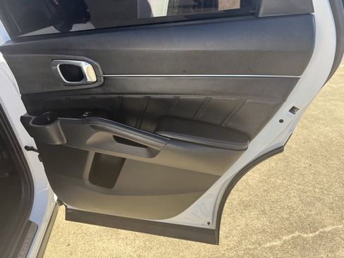 Used 2024 Kia Sorento SX image 39