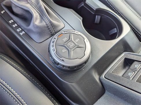 New 2025 Ford Bronco Outer Banks w/ Black Appearance Package image 26