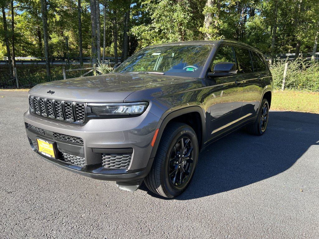 Used 2024 Jeep Grand Cherokee L Laredo AWD/4WD image 7