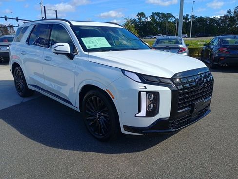 Used 2024 Hyundai Palisade Calligraphy image 3