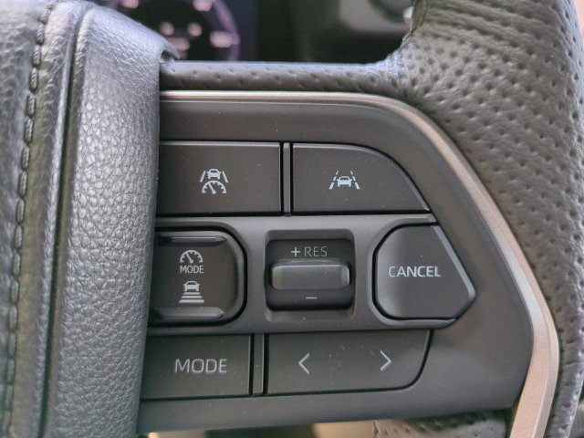 Used 2025 Toyota Tacoma Limited AWD/4WD image 17