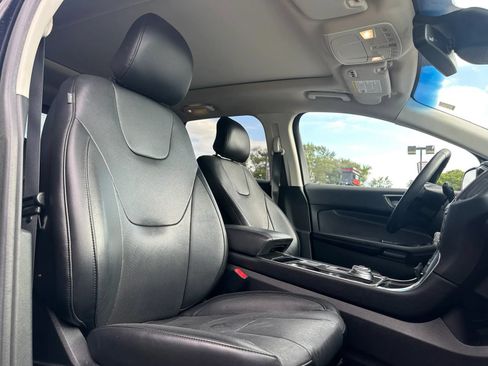 Used 2019 Ford Edge Titanium w/ Equipment Group 301A FWD image 12