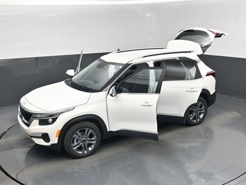 Used 2023 Kia Seltos S image 47