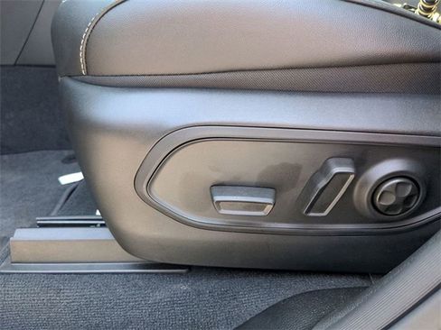 New 2023 Jeep Grand Cherokee 4WD 4xe w/ Luxury Tech Group II image 17