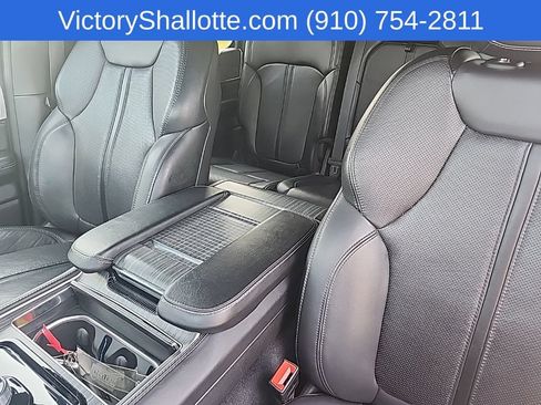 Certified 2024 Jeep Wagoneer L Series II w/ Flexible Seating Group AWD/4WD image 23