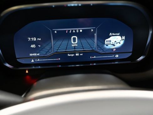 Used 2022 GMC Yukon SLT w/ SLT Premium Package image 30