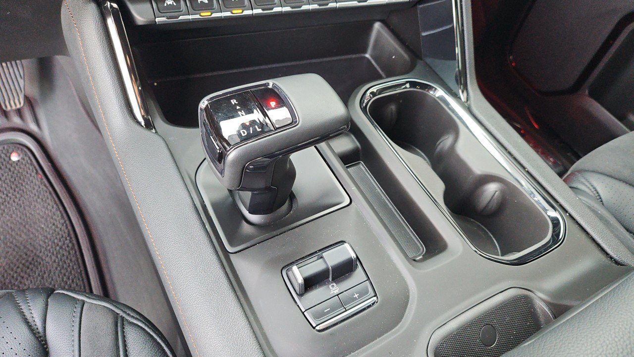 Used 2025 GMC Sierra 1500 AT4 w/ AT4 Premium Package AWD/4WD image 22