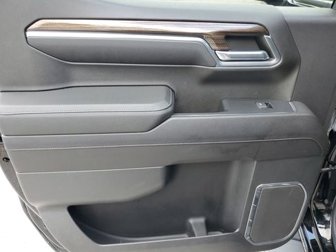 Used 2022 Chevrolet Silverado 1500 RST image 9