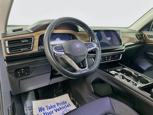 Used 2024 Volkswagen Atlas SE image 9
