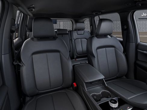 New 2026 Jeep Grand Cherokee Limited RWD image 16