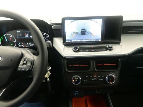 Used 2023 Ford Maverick XLT image 15