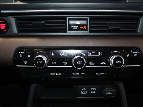 Used 2024 Honda Pilot Elite image 33