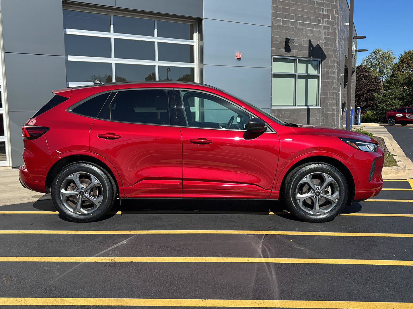 Certified 2023 Ford Escape ST-Line w/ Tech Pack #1 AWD/4WD image 5