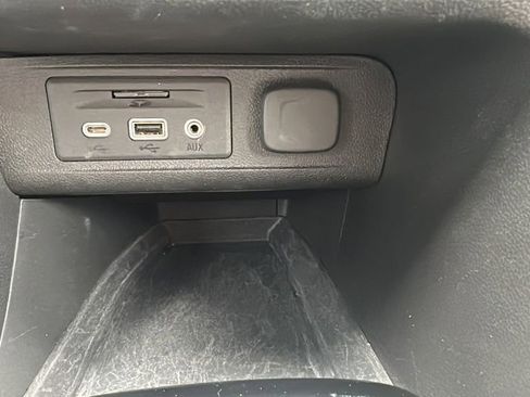 Used 2022 Buick Encore GX Essence w/ Advanced Technology Package image 24