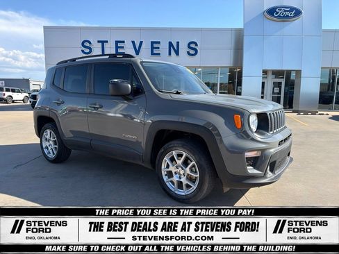 Used 2022 Jeep Renegade Latitude w/ Convenience Group AWD/4WD image 1