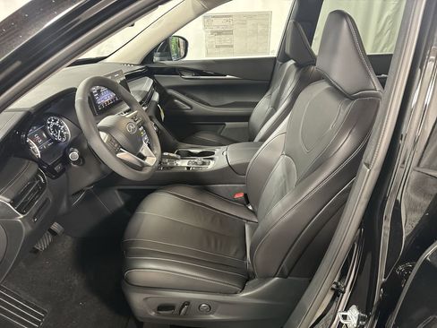 Certified 2025 INFINITI QX60 Pure image 13