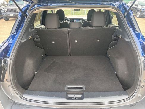 Used 2025 Nissan Kicks SV image 29