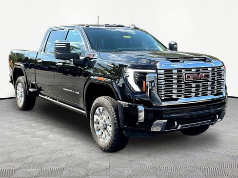 Used 2024 GMC Sierra 2500 Denali w/ Technology Package AWD/4WD image 3