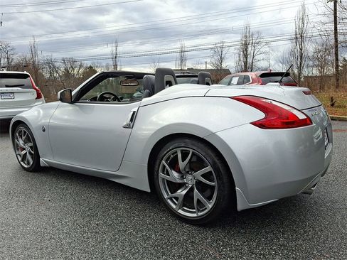 Used 2014 Nissan 370Z Touring w/ Sport Package image 4