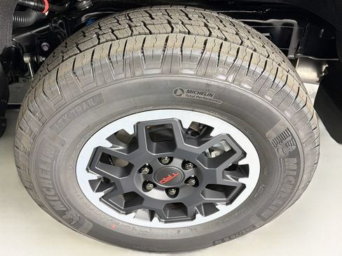 New 2026 Toyota 4Runner TRD Off-Road Premium AWD/4WD image 31
