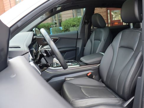 Used 2023 Audi Q8 Premium Plus AWD/4WD image 11