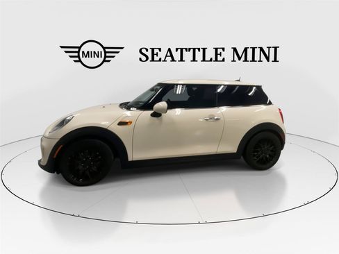 Used 2017 MINI Cooper 2-Door Hardtop FWD image 6