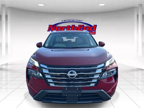 Used 2025 Nissan Rogue SV w/ SV Premium Package image 8