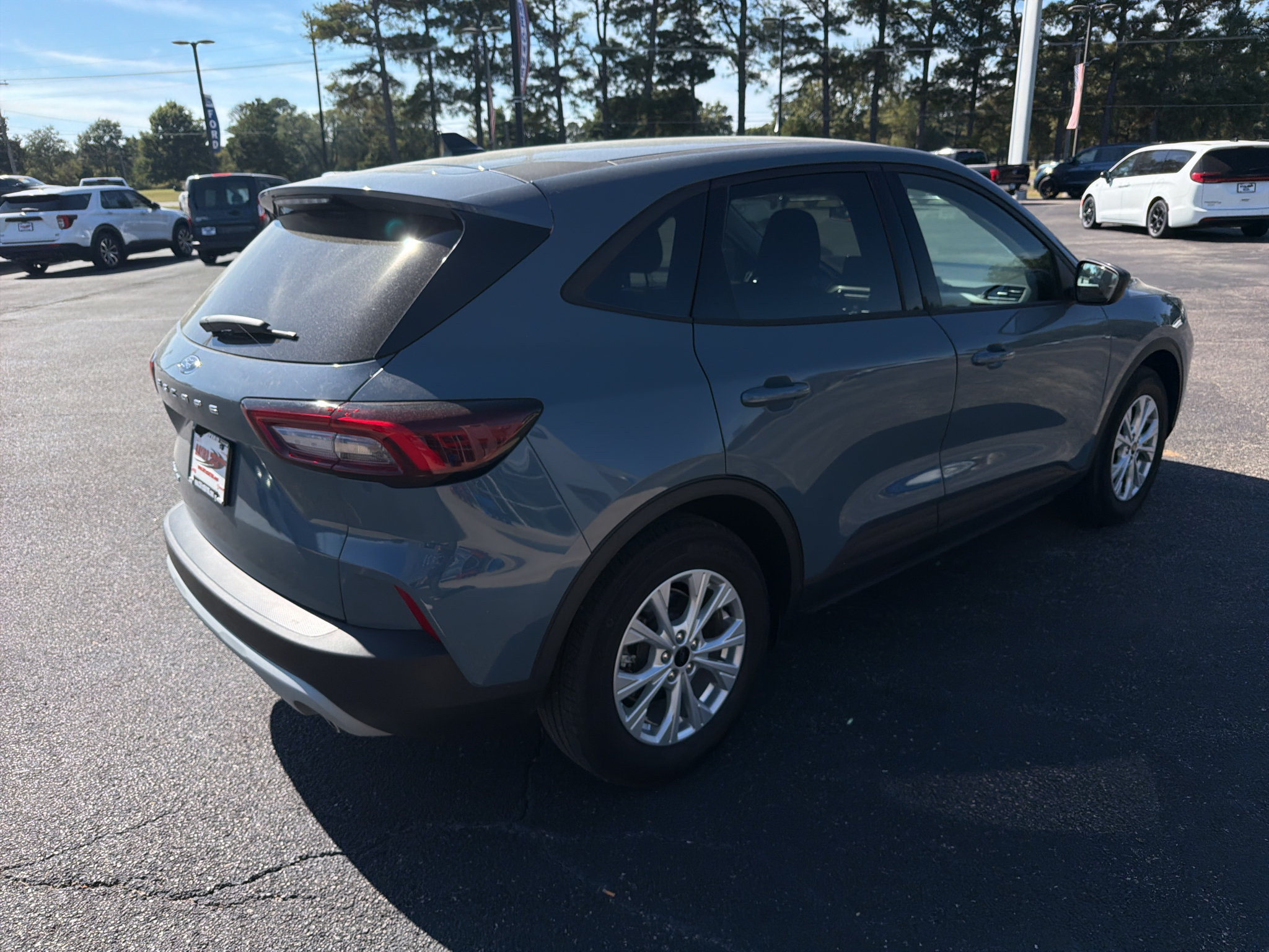 Used 2025 Ford Escape Active w/ Cold Weather Package FWD image 6