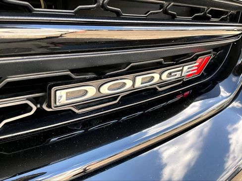 Used 2017 Dodge Charger SXT w/ Blacktop Package image 10