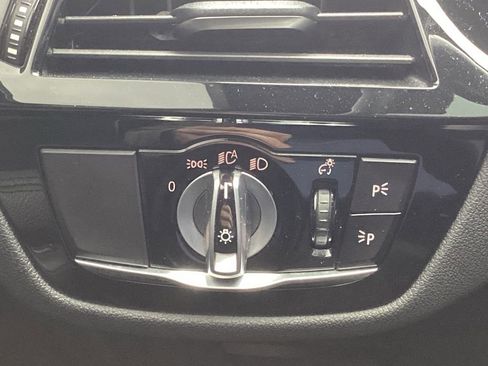 Used 2020 BMW 530i xDrive w/ Convenience Package image 18