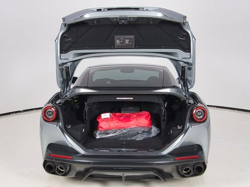 Certified 2019 Ferrari Portofino image 32