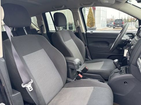 Used 2017 Jeep Compass Sport image 18