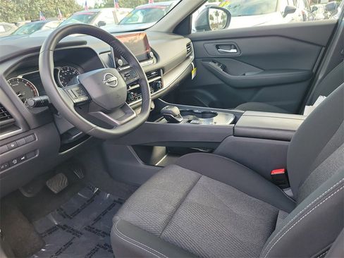 Certified 2025 Nissan Rogue SV image 13