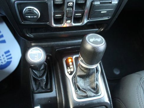 Used 2021 Jeep Wrangler Unlimited Sport image 23