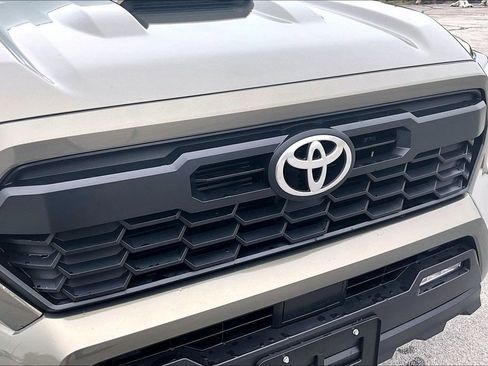 Used 2025 Toyota Tacoma TRD Sport RWD image 30