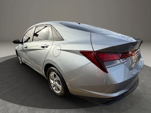 Used 2021 Hyundai Elantra SE image 7