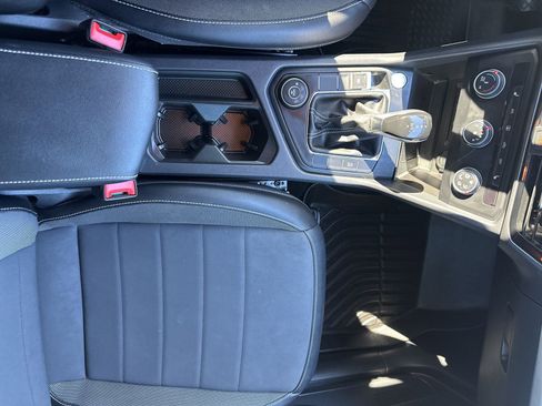 Used 2022 Volkswagen Taos SE image 17