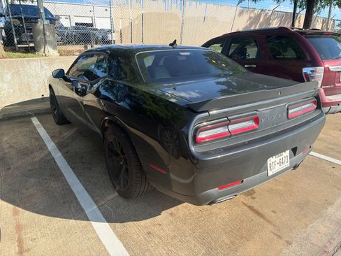 Used 2022 Dodge Challenger SXT w/ Plus Package RWD image 6