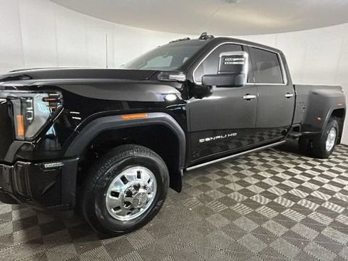 Used 2025 GMC Sierra 3500 Denali Ultimate AWD/4WD image 6