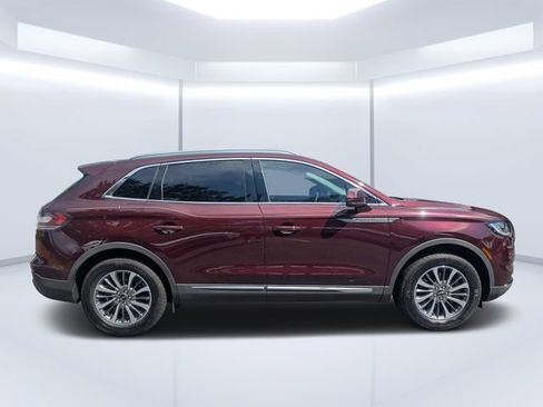 Used 2022 Lincoln Nautilus FWD w/ Premium Package image 2