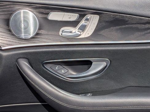 Used 2018 Mercedes-Benz E 300 image 32