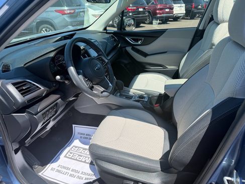 Used 2023 Subaru Forester Premium AWD/4WD image 9