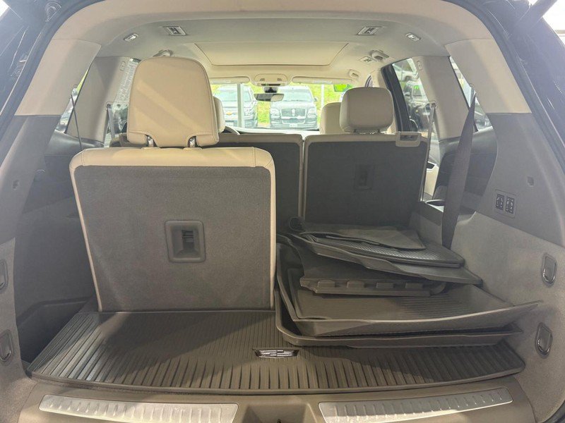 Used 2024 Cadillac XT6 Premium Luxury w/ Technology Package AWD/4WD image 4