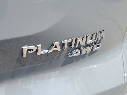Used 2022 Nissan Pathfinder Platinum w/ Cargo Package AWD/4WD image 7