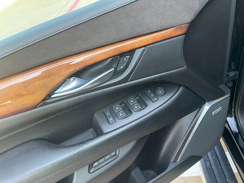 Used 2016 Cadillac Escalade Premium RWD image 35