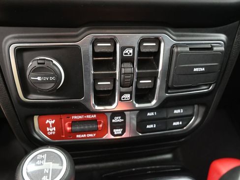 Used 2021 Jeep Wrangler Unlimited Rubicon image 25