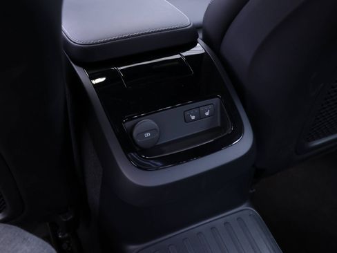 Used 2024 Volvo S60 T8 Ultimate image 18